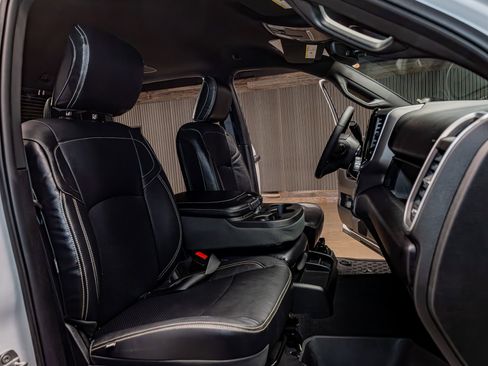 Used 2025 RAM 3500 Big Horn image 26