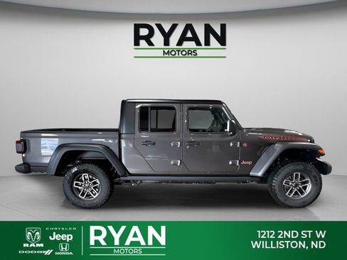 New 2026 Jeep Gladiator Mojave w/ Technology Group AWD/4WD image 10