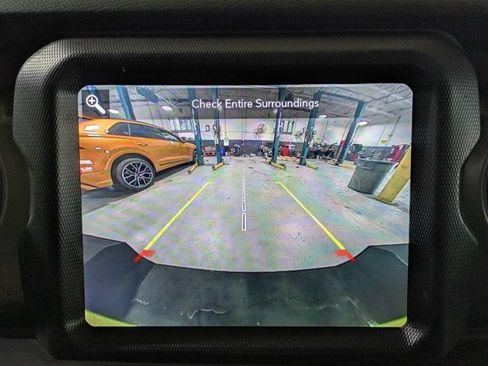 Certified 2023 Jeep Gladiator Sport AWD/4WD image 18
