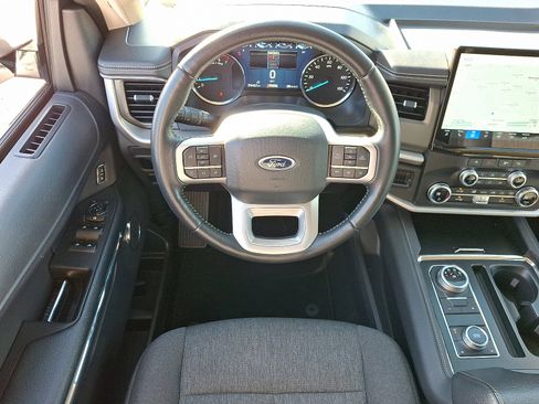 Used 2024 Ford Expedition Max XLT image 13