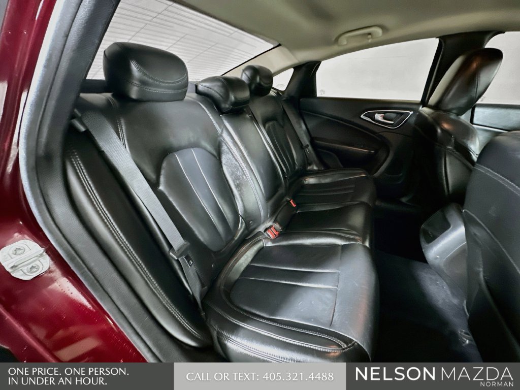 Used 2017 Chrysler 200 Limited Platinum FWD image 25