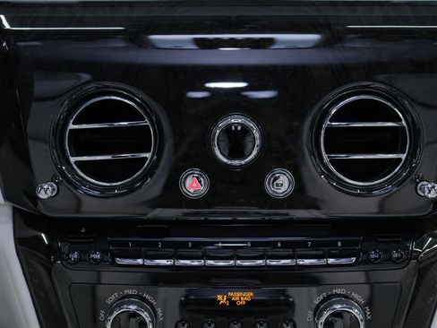 Used 2023 Rolls-Royce Phantom Base image 73