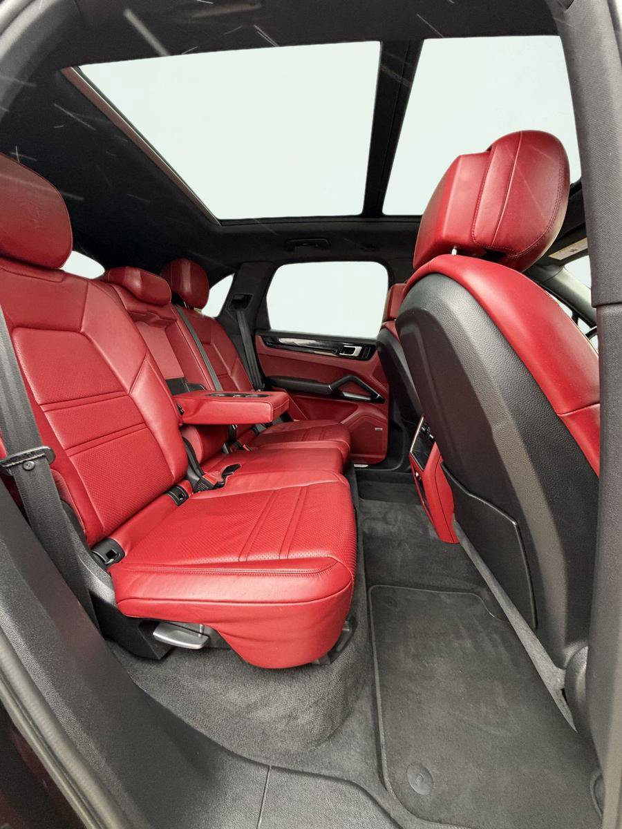 Used 2019 Porsche Cayenne AWD/4WD image 15