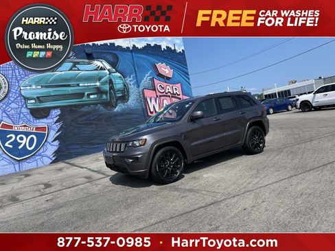 Used 2021 Jeep Grand Cherokee Laredo X AWD/4WD image 1