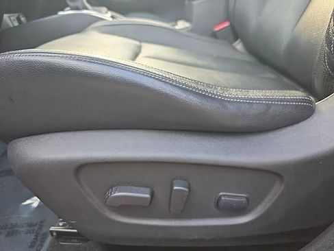 Used 2017 Nissan Rogue SL w/ SL Premium Package image 55