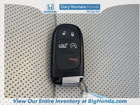 Used 2016 Jeep Cherokee Overland w/ Technology Group image 30