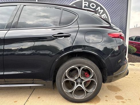 Used 2023 Alfa Romeo Stelvio Veloce AWD/4WD image 14