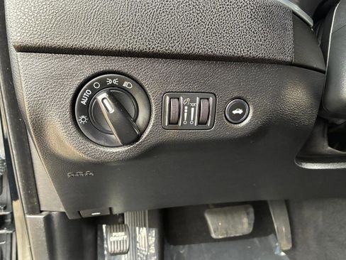 Used 2020 Dodge Charger SXT w/ Blacktop Package image 21