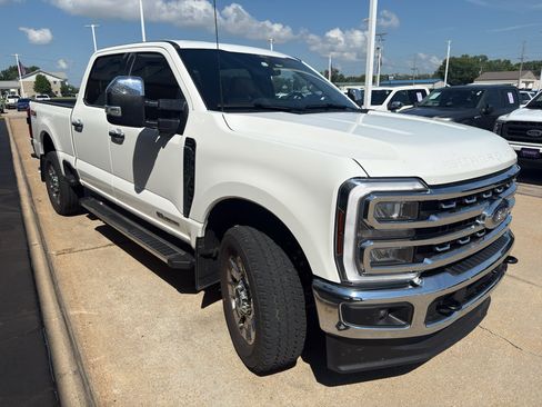 Used 2025 Ford F250 Lariat w/ Chrome Package AWD/4WD image 4