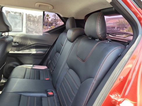 Used 2019 Nissan Kicks SR w/ SR Premium Package FWD image 12