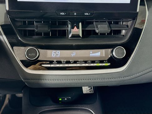 Certified 2025 Toyota Corolla SE w/ SE Premium Package image 17