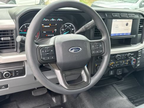Used 2024 Ford F550 4x4 Regular Cab Super Duty image 13