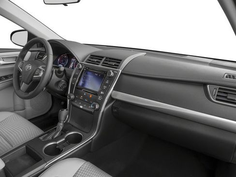 Used 2016 Toyota Camry XSE FWD image 19