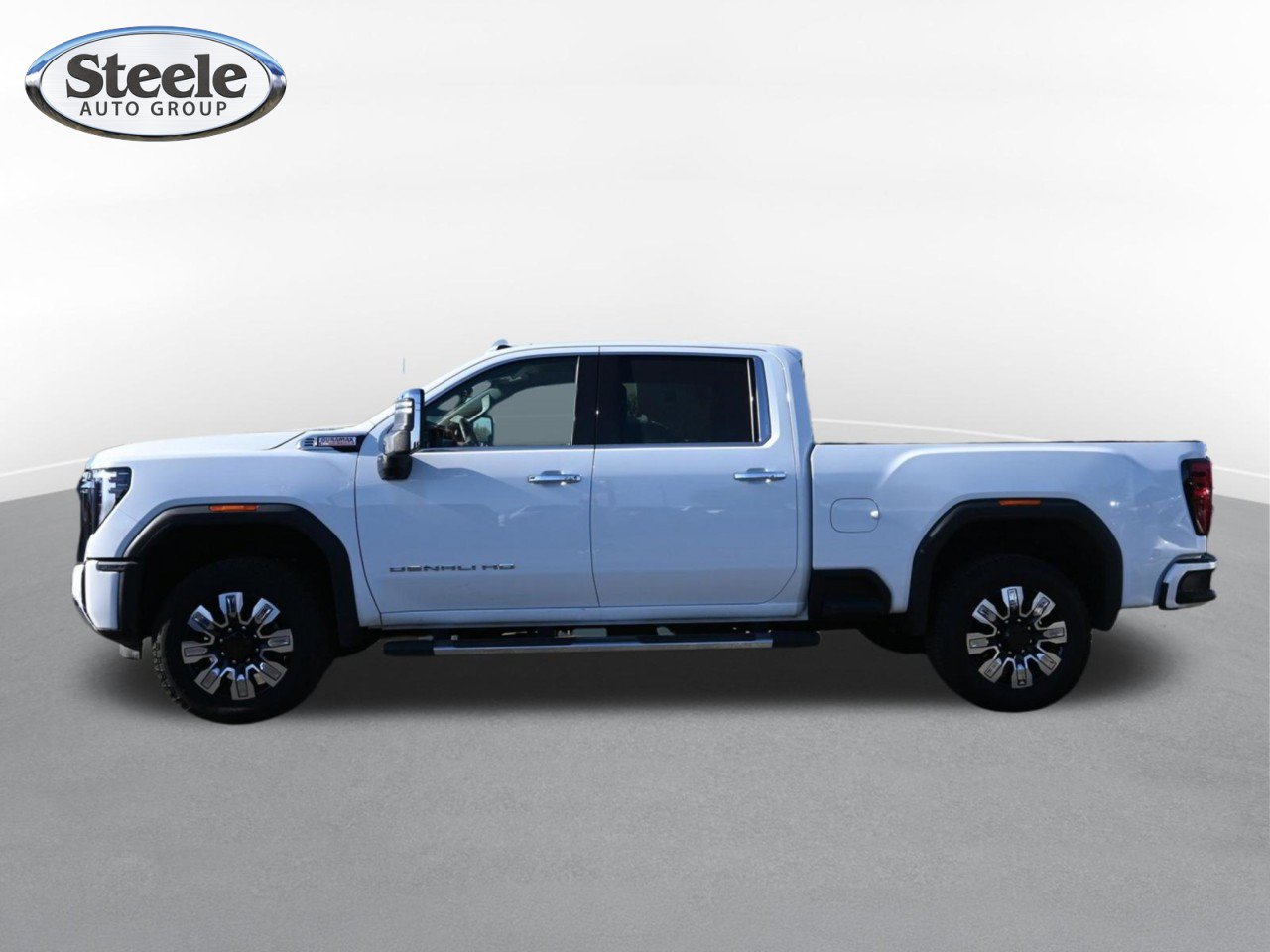 Used 2025 GMC Sierra 2500 Denali AWD/4WD image 4