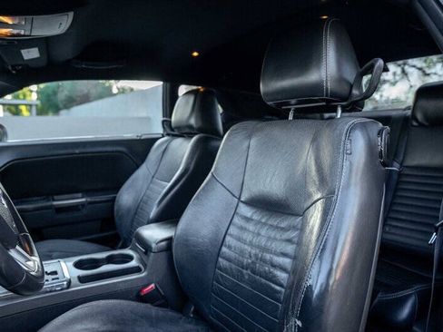 Used 2013 Dodge Challenger SXT RWD image 10