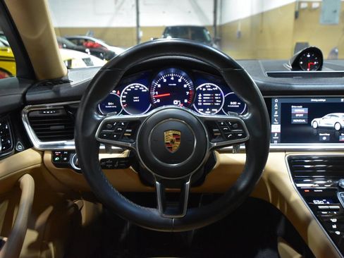 Used 2018 Porsche Panamera 4S AWD/4WD image 18