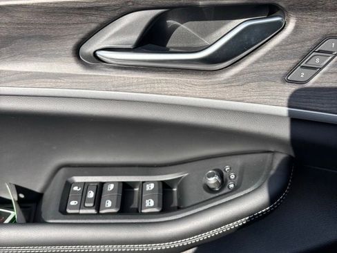 New 2025 Jeep Grand Cherokee Limited w/ Black Appearance Package image 9