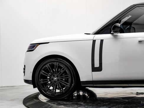 Used 2024 Land Rover Range Rover SE image 6