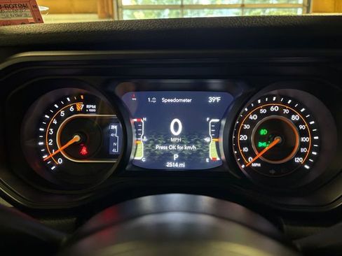 Used 2025 Jeep Gladiator Willys image 17