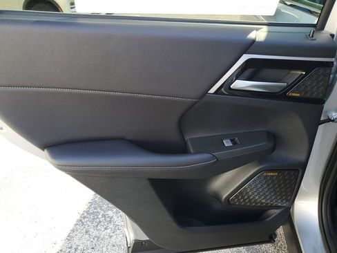 New 2026 Mitsubishi Outlander SE FWD image 12