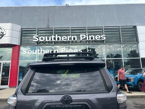 Used 2022 Toyota 4Runner TRD Off-Road Premium w/ Moonroof Package AWD/4WD image 10