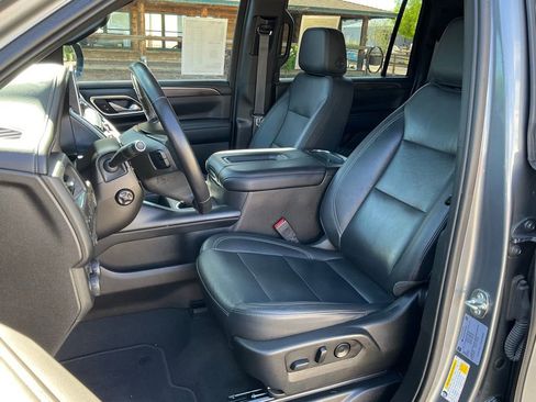 Used 2021 Chevrolet Suburban Z71 w/ Luxury Package AWD/4WD image 47