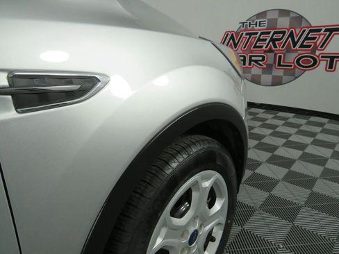 Used 2019 Ford Escape S image 31