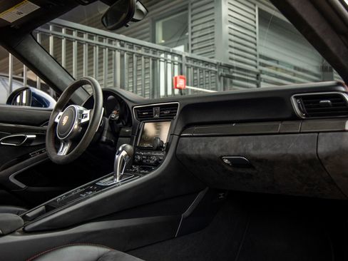 Certified 2015 Porsche 911 GT3 image 38