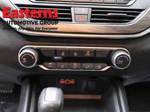 Used 2025 Nissan Altima 2.5 SV FWD image 20