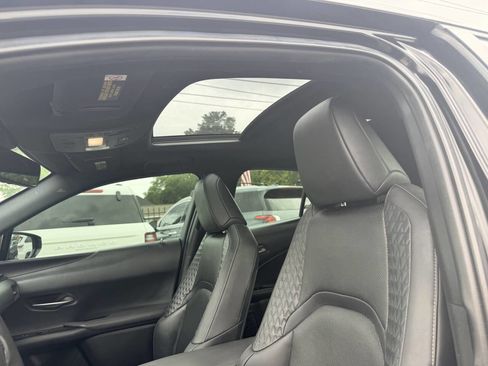 Used 2021 Lexus UX 200 w/ Premium Package FWD image 23