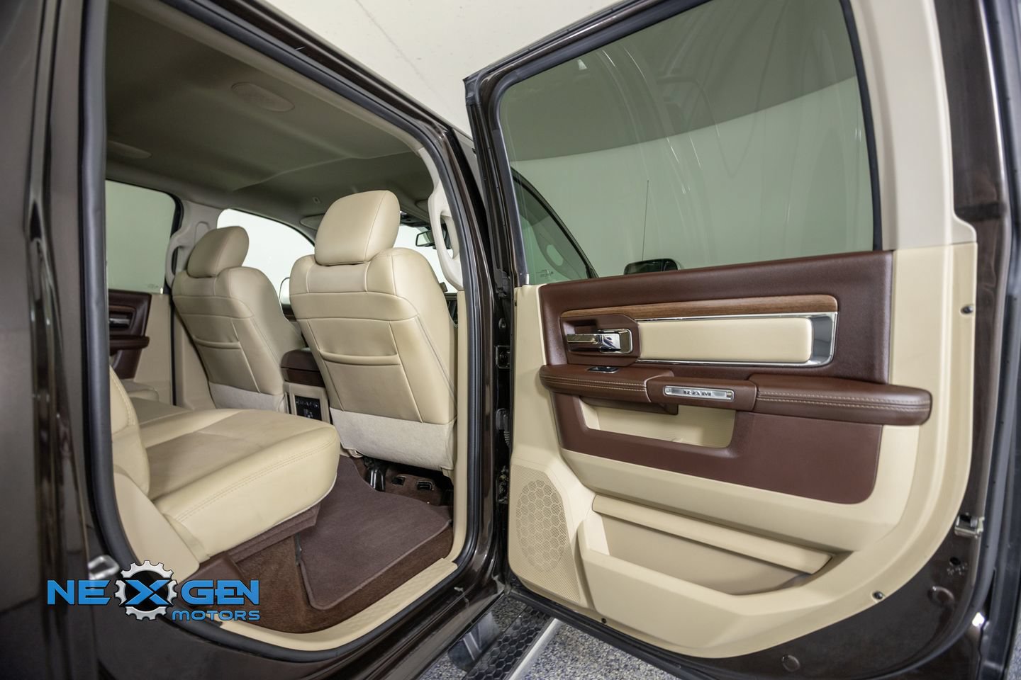 Used 2017 RAM 2500 Laramie w/ Convenience Group AWD/4WD image 37
