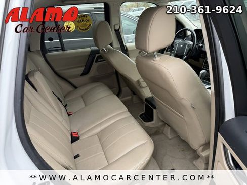 Used 2014 Land Rover LR2 HSE image 16