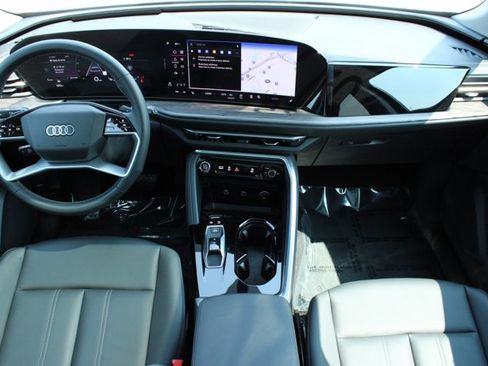 Used 2025 Audi Q5 Premium w/ Convenience Package AWD/4WD image 17