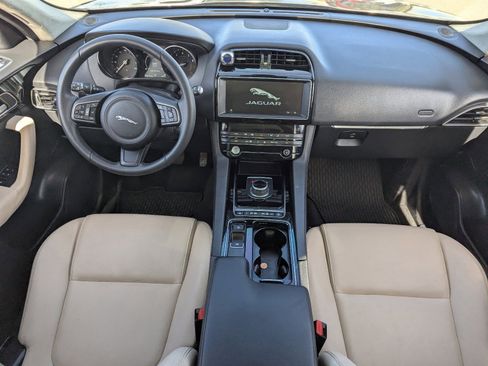 Used 2020 Jaguar F-PACE Premium image 15