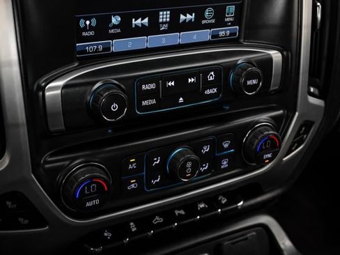 Used 2018 GMC Sierra 1500 SLT AWD/4WD image 32