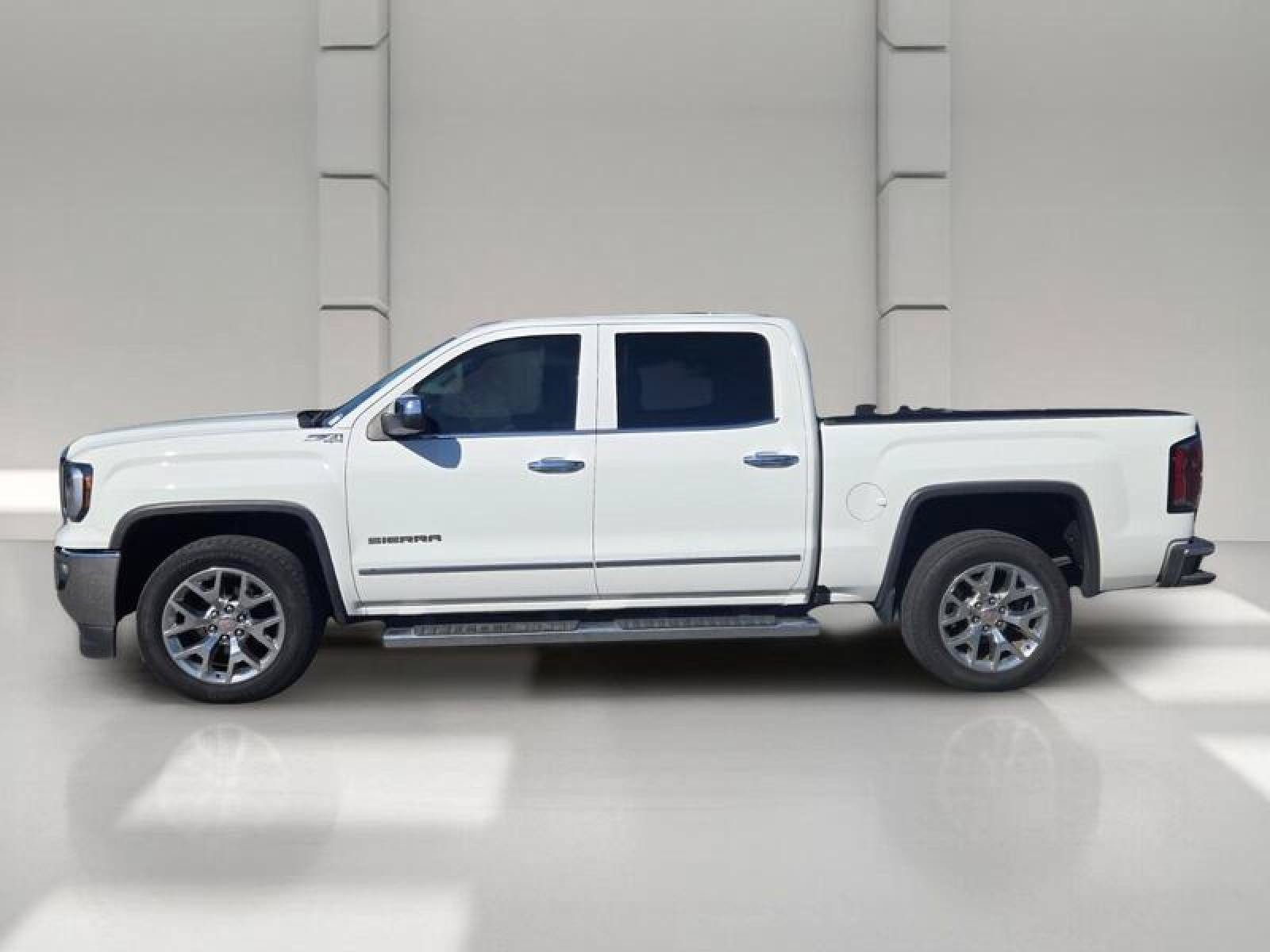 Used 2018 GMC Sierra 1500 SLT AWD/4WD image 4