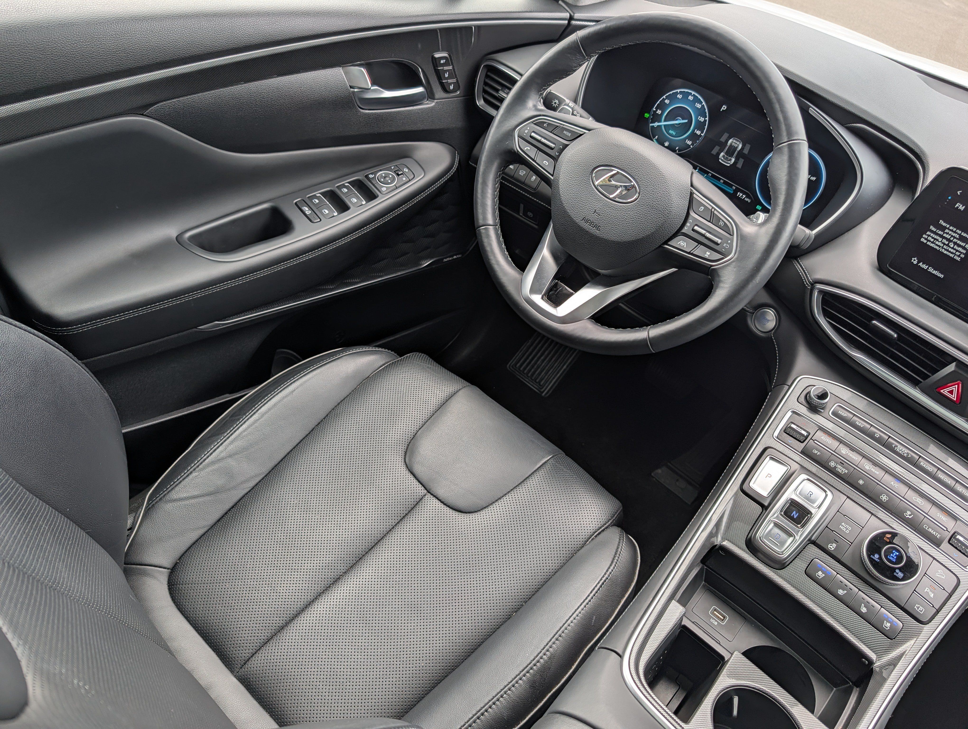 Certified 2023 Hyundai Santa Fe Limited AWD/4WD image 9
