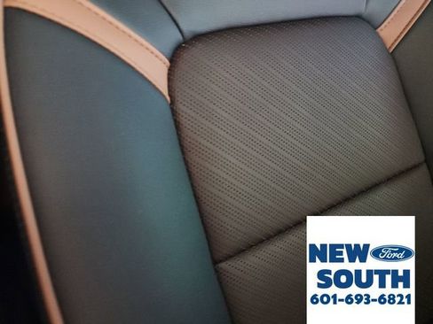 Used 2024 GMC Canyon AT4 w/ AT4 Premium Package image 16