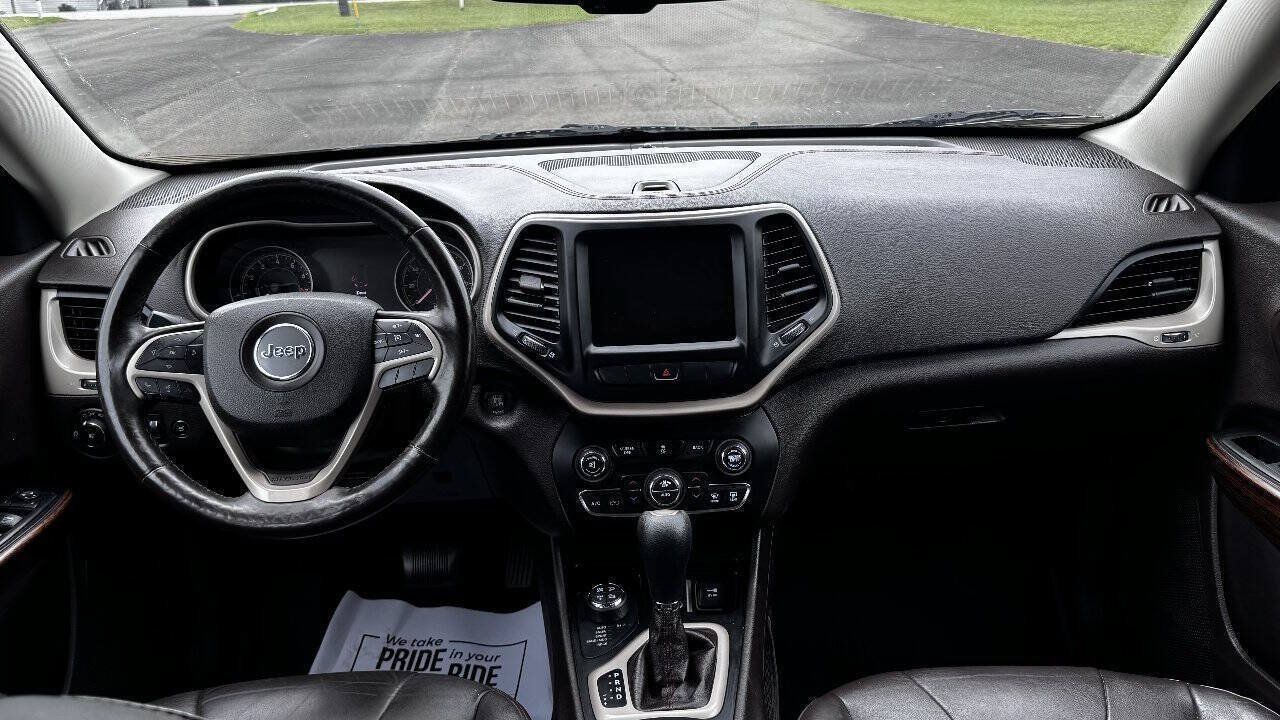 Used 2014 Jeep Cherokee Trailhawk w/ Comfort/Convenience Group AWD/4WD image 11