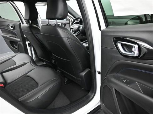 New 2026 Jeep Compass Latitude image 20