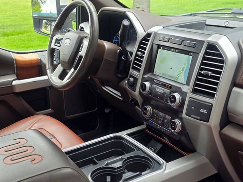 Used 2019 Ford F350 King Ranch w/ King Ranch Ultimate Package AWD/4WD image 18