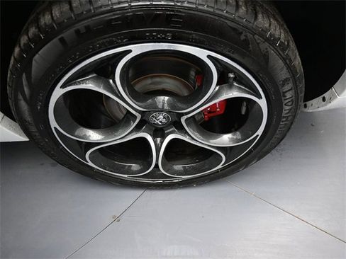 Used 2022 Alfa Romeo Stelvio Veloce image 8