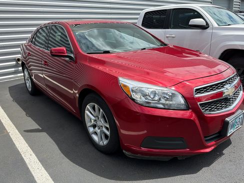 Used 2013 Chevrolet Malibu Eco w/ Power Convenience Package FWD image 2