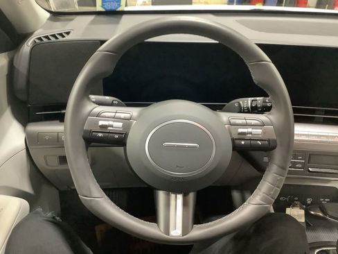 Used 2024 Hyundai Kona SEL image 12