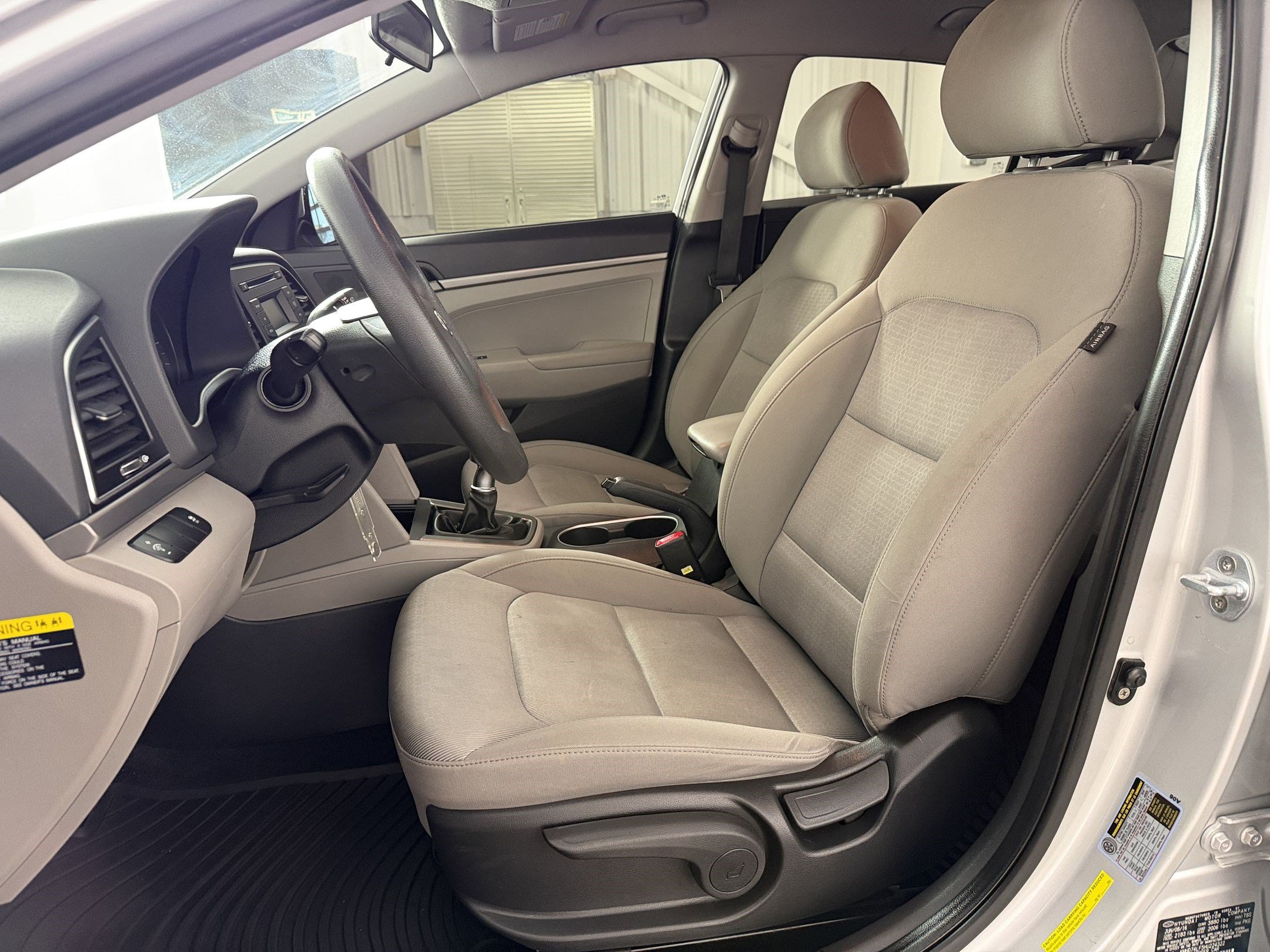 Used 2017 Hyundai Elantra SE FWD image 5