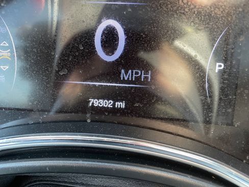Used 2019 Jeep Grand Cherokee Limited AWD/4WD image 17