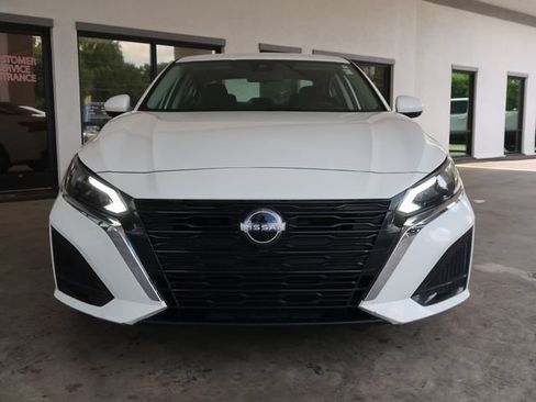 Used 2023 Nissan Altima 2.5 S FWD image 2