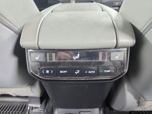 Used 2020 Toyota Highlander Platinum image 36