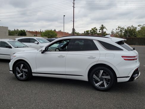 Certified 2026 Genesis GV70 3.5T Sport Advanced AWD/4WD image 27