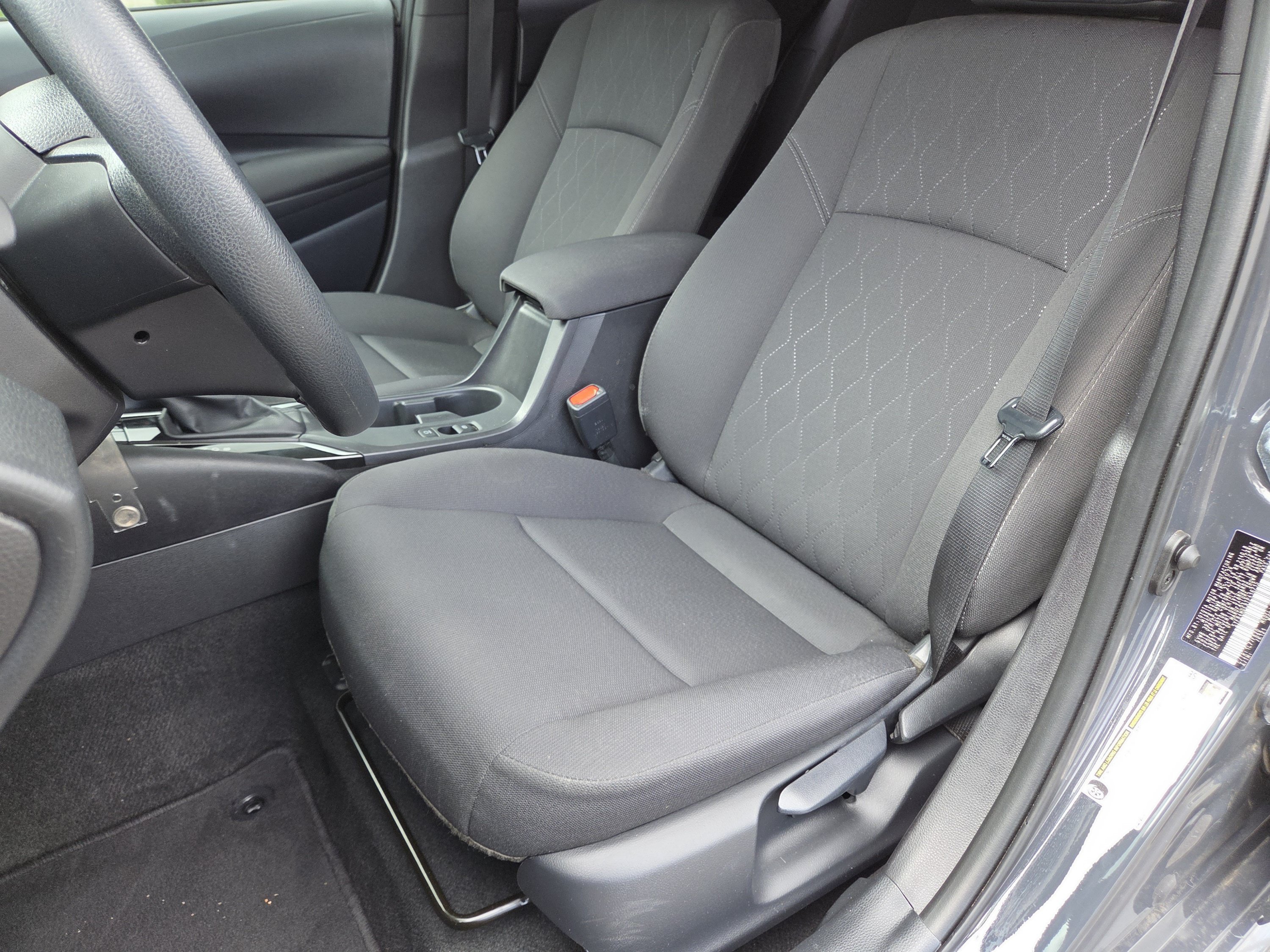 Used 2026 Toyota Corolla LE w/ Carpet Mat Package (TMS) FWD image 6